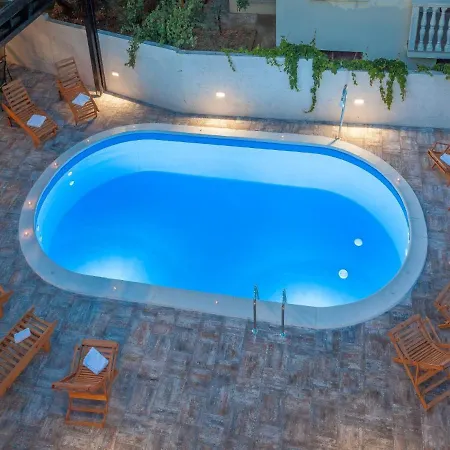 Poolincluded - Marin *