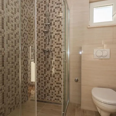 Vakantiehuis Poolincluded - Marin *