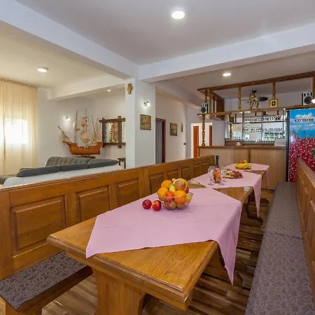 Poolincluded - Marin Vakantiehuis Sveti Petar (Zadar)