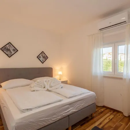 Vakantiehuis Poolincluded - Marin Sveti Petar (Zadar)