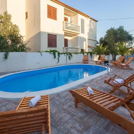 Poolincluded - Marin Vakantiehuis